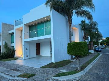 Casa de 3 habitaciones, San Andrés Cholula · Casa en Renta con Jardín Zona Lomas de Ángelópolis 2, San Andrés Cholula