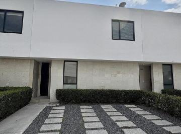 Casa · 169m² · 3 Recámaras · 2 Estacionamientos · Casa en Renta en Fraccionamiento Zibatá, El Marqués, Qro.