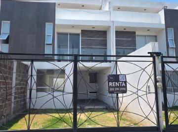 Casa · 200m² · 3 Recámaras · 2 Estacionamientos · Casa en Renta en San Pedro Cholula. Tlatelcos Residencial