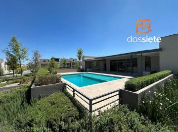 Casa · 3 Recámaras · 2 Estacionamientos · Casa en Renta en Cumbres Amueblada con Paneles Solares