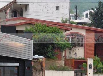 Casa · 254m² · 3 Recámaras · 2 Estacionamientos · Casa en Venta en Monterrey