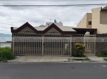 Casa · 180m² · 3 Recámaras · 3 Estacionamientos · Casa en Venta en Monterrey