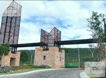 Terreno / Lote · 178m² · Terreno en Fraccionamiento Residencial El Refugio con Casa Club.