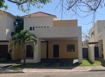 Casa de 3 habitaciones, Conkal · Casa de 3 Recamaras en Privada en Conkal en El Norte de Merida