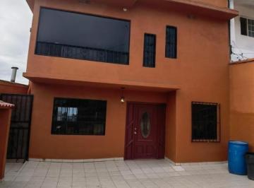 Casa · 4 Recámaras · 2 Estacionamientos · Casa en Venta