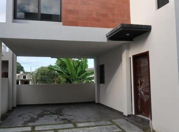 Casa · 136m² · 3 Recámaras · 2 Estacionamientos · Casa en Fraccionamiento Jardines de Champayan