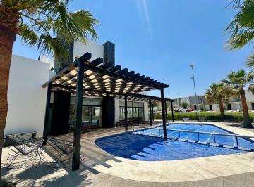 Casa en condominio · 90m² · 2 Recámaras · 2 Estacionamientos · Renta Casa Zakia Privada con Alberca Seguridad Cerca Zibata Refugio Colegios