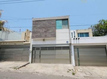 Casa · 213m² · 3 Recámaras · Casa - Villa Rica