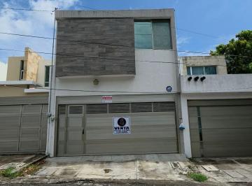 Casa · 213m² · 3 Recámaras · Casa - Villa Rica
