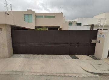 Casa de 5 habitaciones, Mérida · Venta de Casa en C 26 Frccionamiento Altabrisa