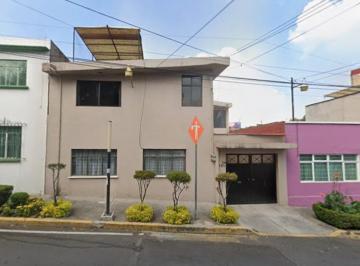 Casa de 4 habitaciones, Alvaro Obregón · Casa en Venta en Poniente 83 #181