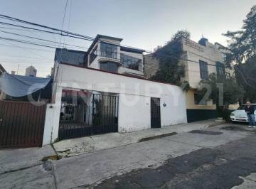 Casa · 377m² · 4 Recámaras · 3 Estacionamientos · Casa en Venta en Lomas de Occipaco, Naucalpan, Estado de México.