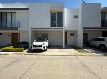 Casa en condominio en Renta de 3 habitaciones Fraccionamiento Solares · Casa en Renta