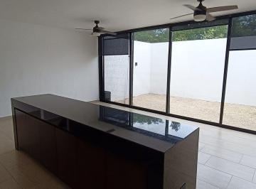 Casa en condominio · 150m² · 2 Recámaras · 2 Estacionamientos · Venta Precioso Townhouse con 2 Recamaras y Patio en Privada Tavira Temozon Norte