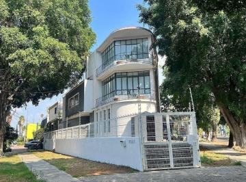 Casa de 11 habitaciones, Guadalajara · Casa de Oportunidad / con Uso de Suelo en Venta Colinia Moderna