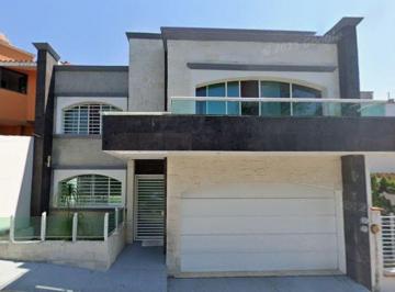 Casa de 4 habitaciones, Xalapa · Casa en Venta en Xalapa Veracruz, Calle Quetzalcoatl, Col. Valle Anahuac.
