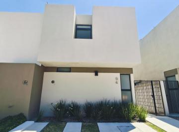 Casa · 81m² · 2 Recámaras · 2 Estacionamientos · Casa en Venta en Querétaro a Minutos del Aeropuerto y de Zibata