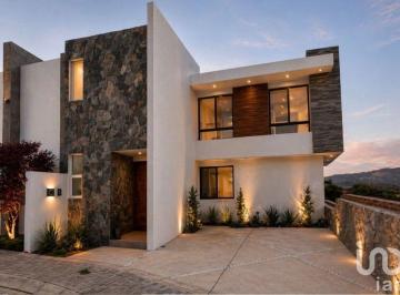 Casa · 169m² · 2 Recámaras · 2 Estacionamientos · Casa en Venta Acadius Olivo Haras Se Entrega en Octubre