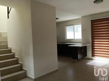 Casa · 105m² · 3 Recámaras · 2 Estacionamientos · Casa en Renta en Paseos del Bosque, Corregidora, Queretaro