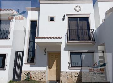Casa · 300m² · 3 Recámaras · 2 Estacionamientos · Casa en Azul Marino