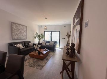 Casa · 269m² · 4 Recámaras · 2 Estacionamientos · A Estrenar en Cerrada en Privadas del Pedregal