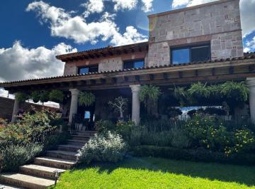 Casa de 4 habitaciones, León · Casa en Renta o Venta en Balcones del Campestre en León