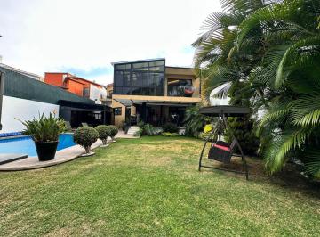 Casa · 700m² · 5 Recámaras · 2 Estacionamientos · Casa en Tlaltenango
