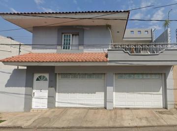 Casa de 4 habitaciones, Uruapan · Casa en Venta en Los Sauces, Colonia Miraflores Uruapan, Michoacan