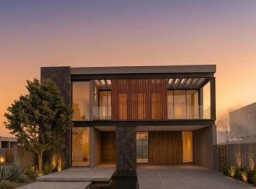 Casa · 402m² · 4 Recámaras · 4 Estacionamientos · Casa en Venta en El Molino Residencial, León Gto