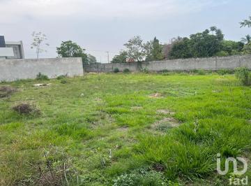 Terreno / Lote · 750m² · Hermoso Terreno Plano 750 m² en Fraccionamiento con Vigilancia