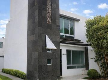 Casa · 115m² · 4 Recámaras · 1 Estacionamiento · En Privada en Soledad