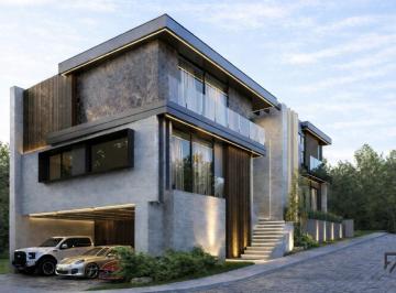 Casa · 601m² · 5 Recámaras · 3 Estacionamientos · Casa en Venta en Lomas de Angelópolis