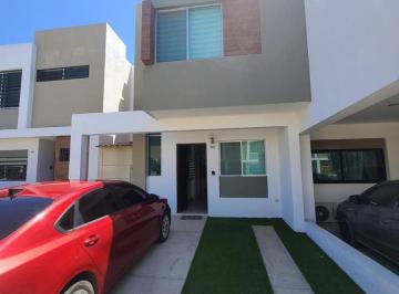 Casa · 300m² · 3 Recámaras · 2 Estacionamientos · Casa en Portovera