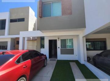 Casa · 300m² · 3 Recámaras · 2 Estacionamientos · Casa en Portovera