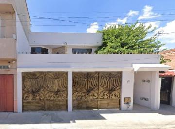 Casa de 4 habitaciones, Querétaro · Casa en Venta en Col. Niños Heroes, Calle Fernando m. de Oca, Santiago de Queretaro, Qro