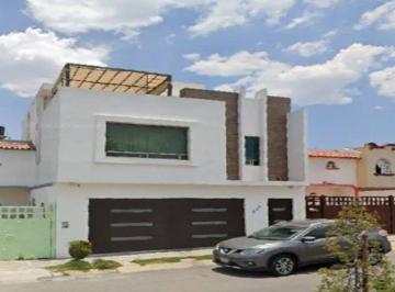 Casa de 3 habitaciones, Pachuca · Casa en Venta en Puerta de Hierro, Pachuca, Hidalgo