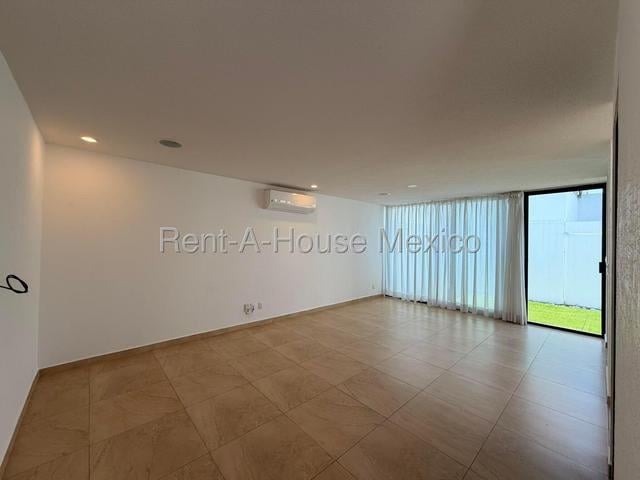 House for Sale in Juriquilla | 3 Bedrooms | TV Room | Garden