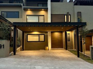 Casa en condominio · 272m² · 4 Recámaras · Casa en Condominio - Fraccionamiento Villa Carriedo