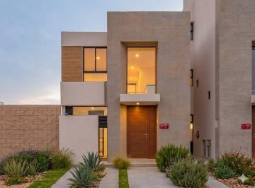 Casa · 130m² · 3 Recámaras · 2 Estacionamientos · Casa en Venta con Terraza Techada en Atia, Juriquilla, Querétaro