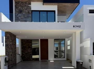 Casa · 270m² · 3 Recámaras · 2 Estacionamientos · Casa en Renta en Sonterra I