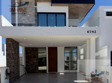 Casa · 270m² · 3 Recámaras · 2 Estacionamientos · Casa en Renta en Sonterra I