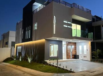 Casa · 244m² · 4 Recámaras · 3 Estacionamientos · Casa en Valle Imperial