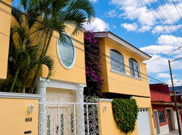 Casa de 4 habitaciones, Orizaba · Casa en Venta en Colonia Centro Orizaba Veracruz