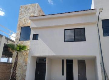 Casa en condominio de 3 habitaciones, San Pedro Cholula · Preciosas Casas en Zerezotla