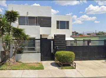 Casa de 4 habitaciones, Ensenada · Casa en Venta en Colonia Ulbrich Ensenada Baja California