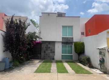 Casa · 114m² · 3 Recámaras · 2 Estacionamientos · Casa en Renta, Frac. Bonanza, Metepec
