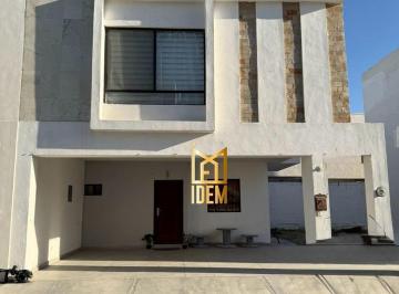 Casa · 300m² · 3 Recámaras · 2 Estacionamientos · 1112 - Casa en Venta Rinconada Bugambilias Apodaca, Nl.