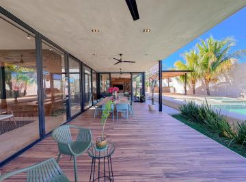 Casa · 542m² · 3 Recámaras · 4 Estacionamientos · Venta Magnifica Residencia de 3 Recamaras Alberca, jardin Equipada en Santa Gertrudis Copo