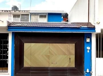 Casa de 2 habitaciones, San Pedro Cholula · Casa en Venta en Santiago Momoxpan Cerca La Udlap en Fraccionamiento Privado
