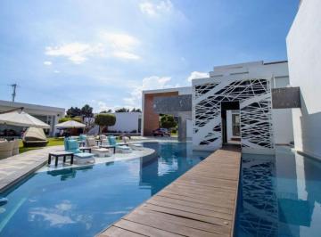 Casa en condominio de 10 habitaciones, Atlixco · Residencia en Venta en Real La Alfonsina Atlixco, Puebla